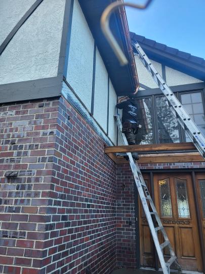 Gutter Service & Installation